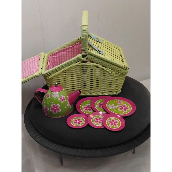 Vintage Doll Tea Set With Wicker Doll Size Lunch Box - Picture 1 of 2